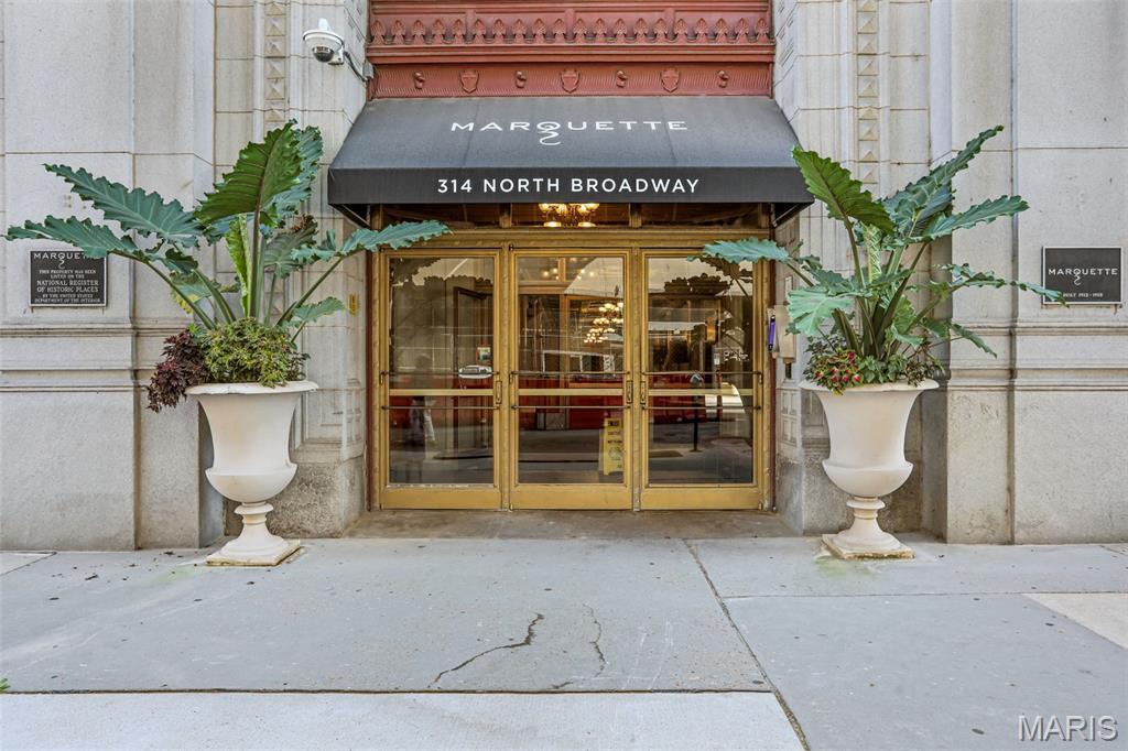 314 N Broadway 604 Property Photo 1