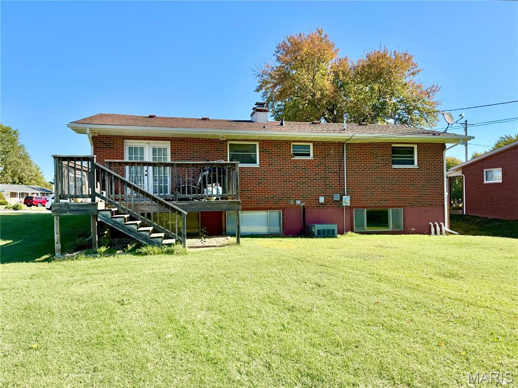 221 Summit Hill Drive Property Photo 2