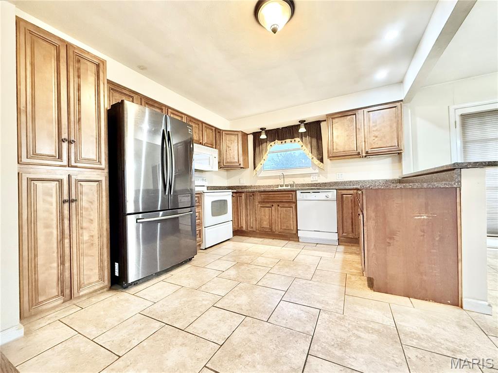 221 Summit Hill Drive Property Photo 3