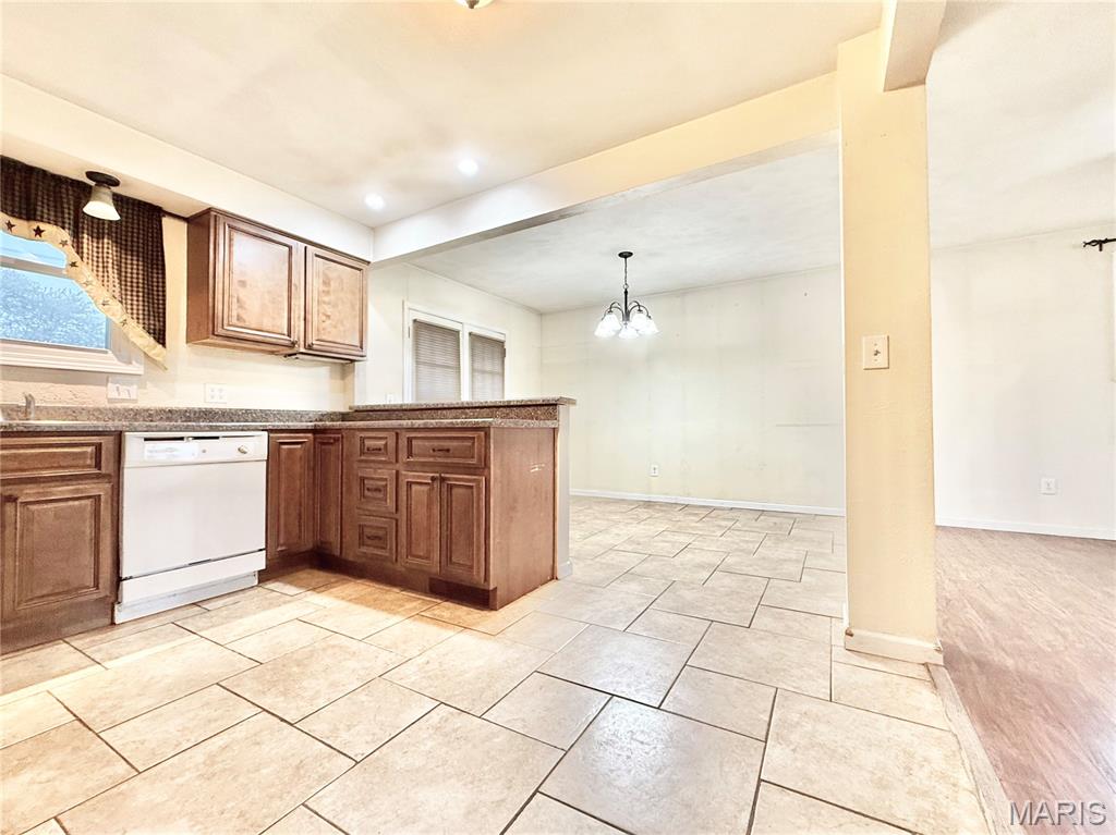 221 Summit Hill Drive Property Photo 4