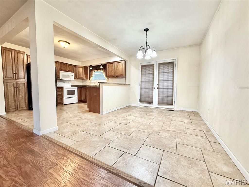 221 Summit Hill Drive Property Photo 6