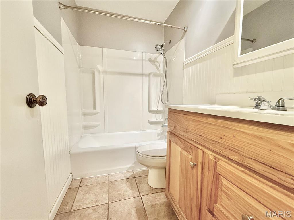 221 Summit Hill Drive Property Photo 13