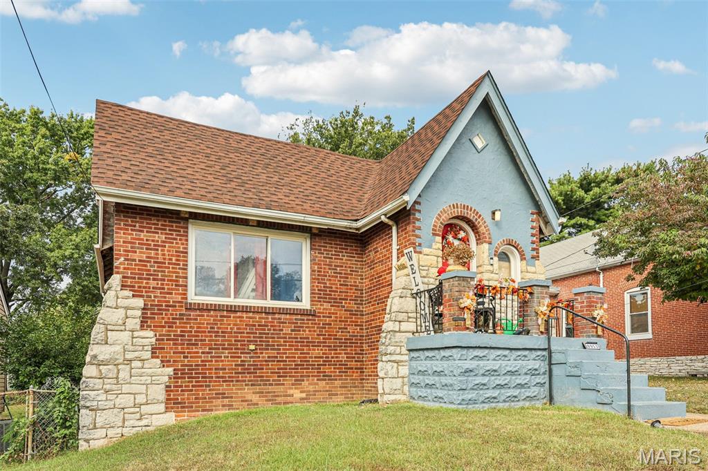 9953 Sadie Avenue Property Photo 2