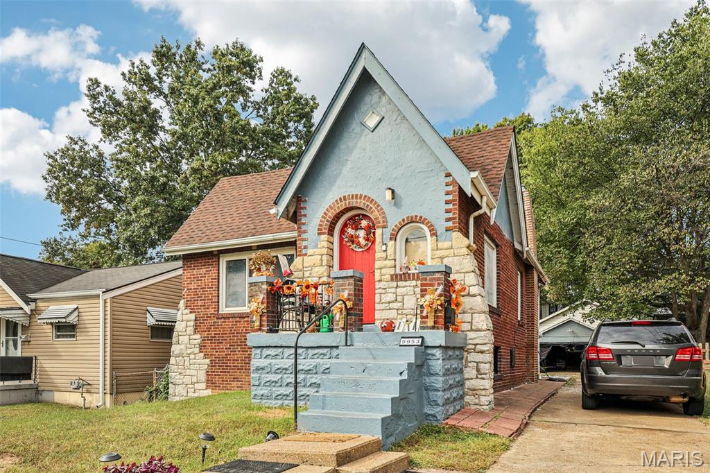 9953 Sadie Avenue Property Photo 3