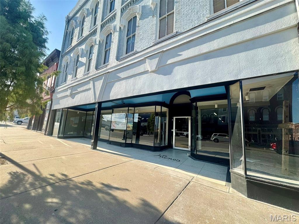 302-304 Broadway Property Photo 3