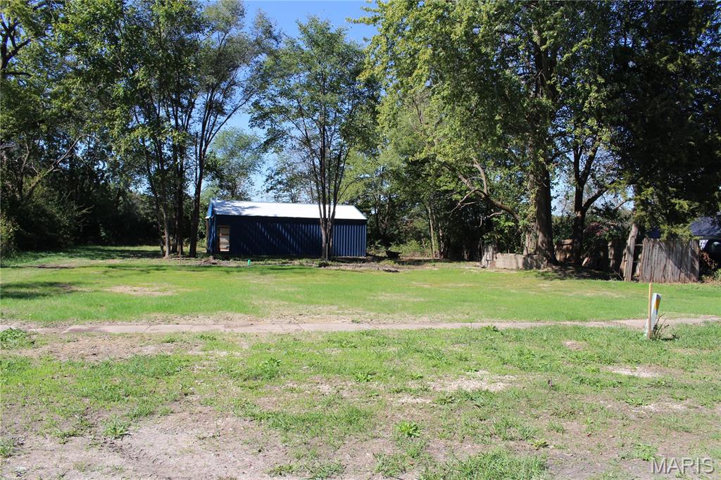 209 S Elm Street Property Photo 1
