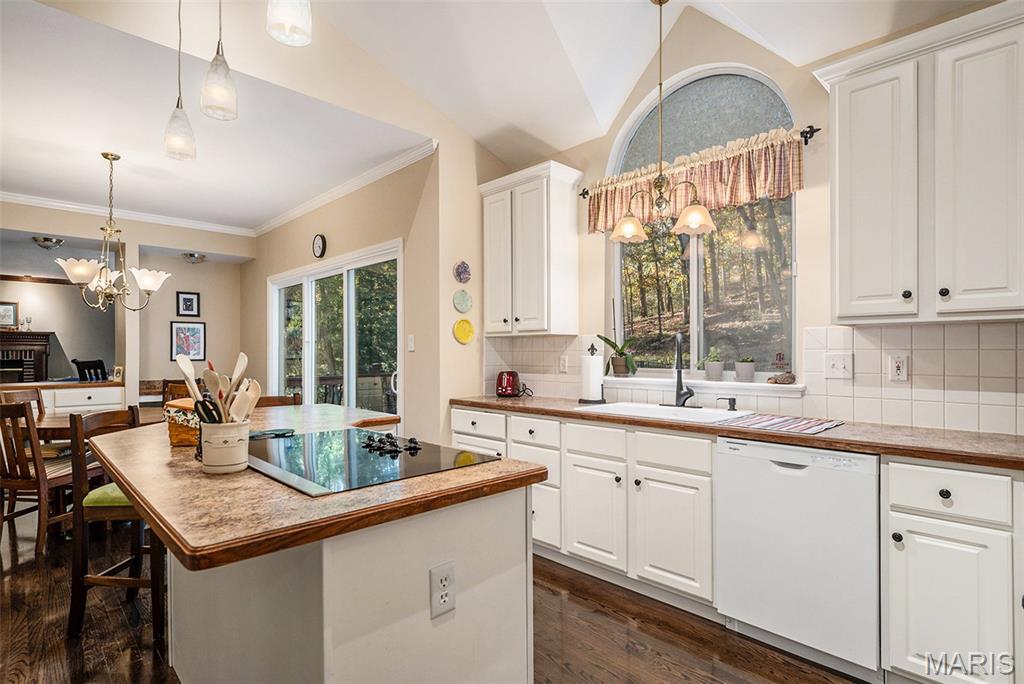 373 Gateford Drive Property Photo 15