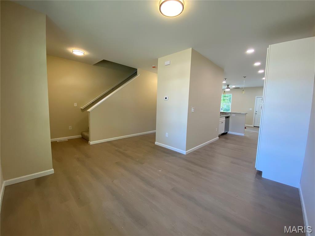 6516 Etzel Avenue Property Photo 6