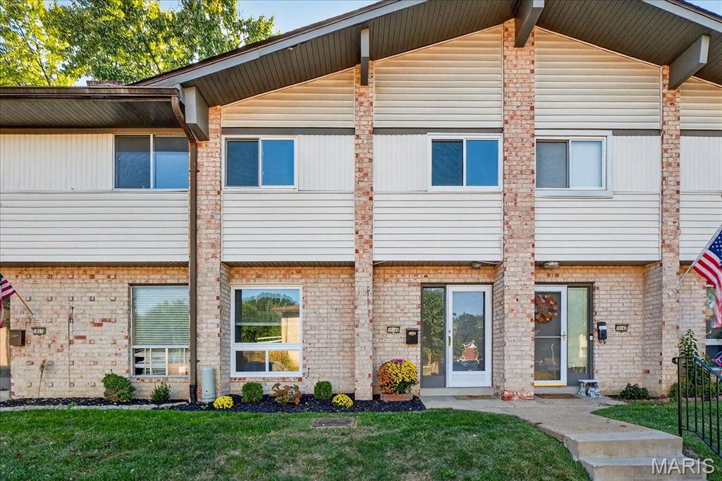 10140 Sakura Drive Property Photo 1