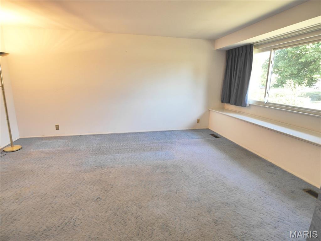 644 Shadow Rock Drive Property Photo 3