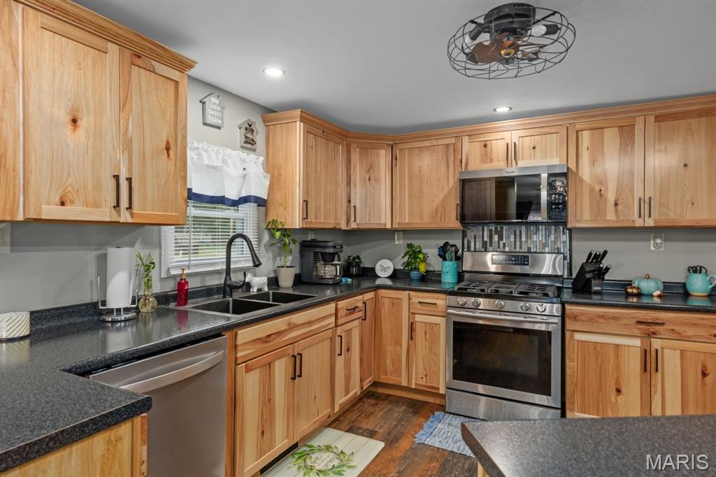 210 Fulton Street Property Photo 16