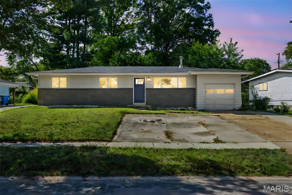 200 Francisca Drive Property Photo 1