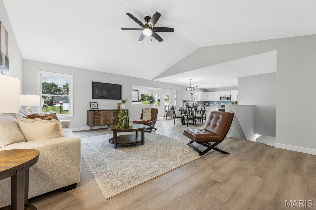 3867 Bedford Pointe Drive Property Photo 4