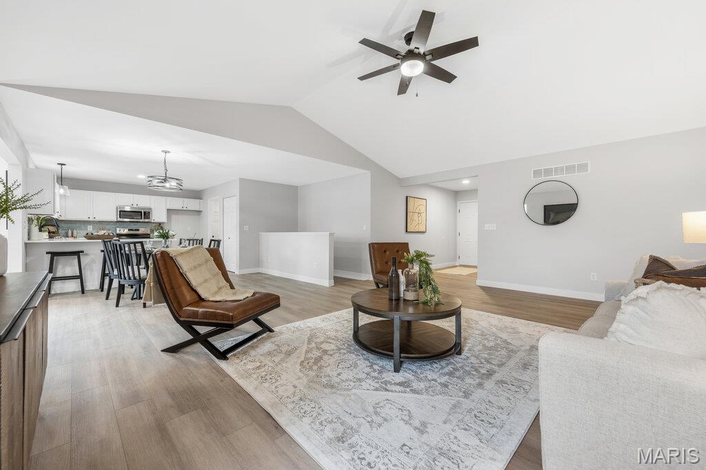 3867 Bedford Pointe Drive Property Photo 8