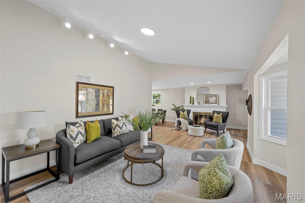 6870 Foxcroft Drive Property Photo 2