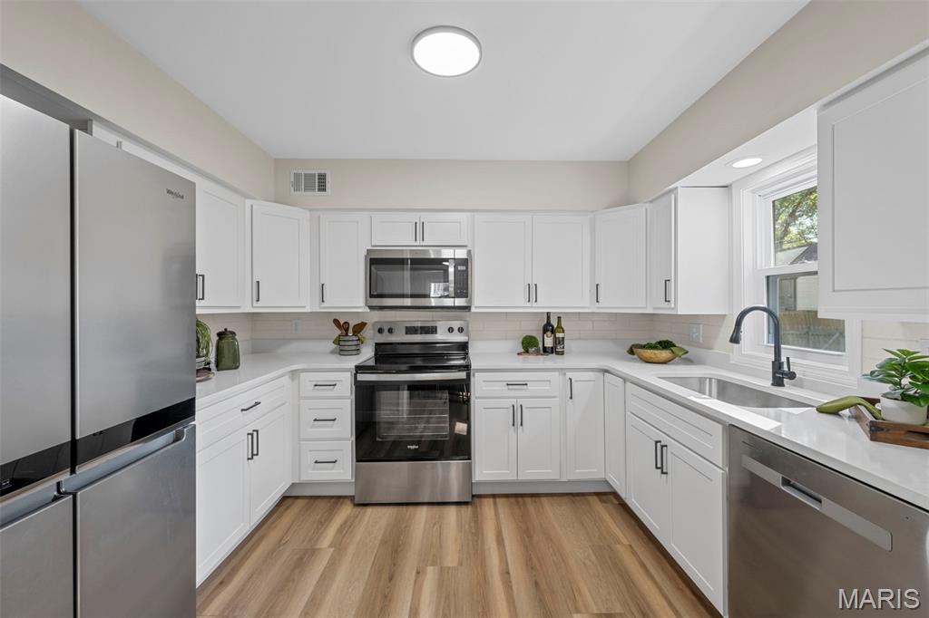 6870 Foxcroft Drive Property Photo 4