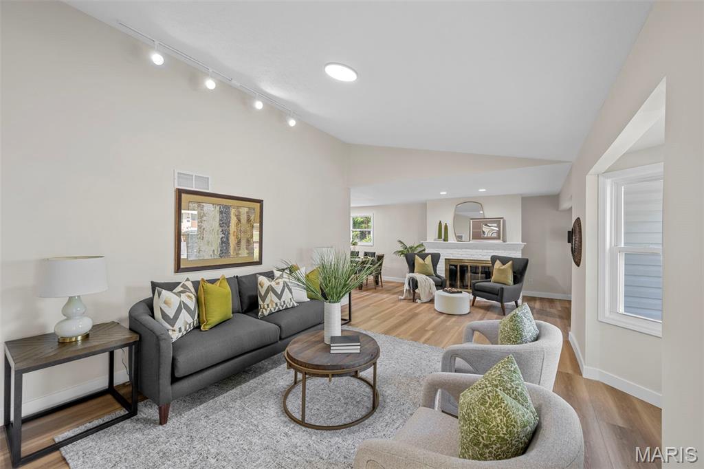 6870 Foxcroft Drive Property Photo 6