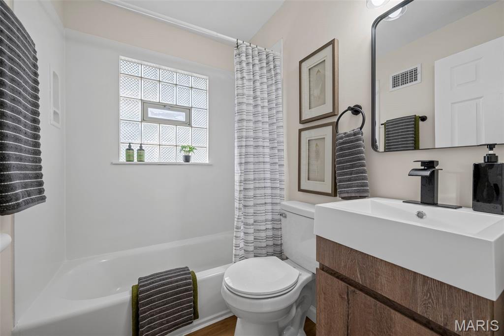 6870 Foxcroft Drive Property Photo 22