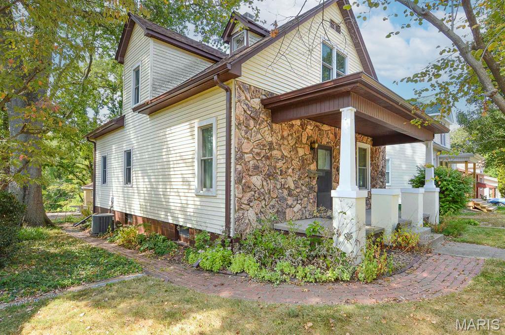 725 Park Avenue Property Photo 4