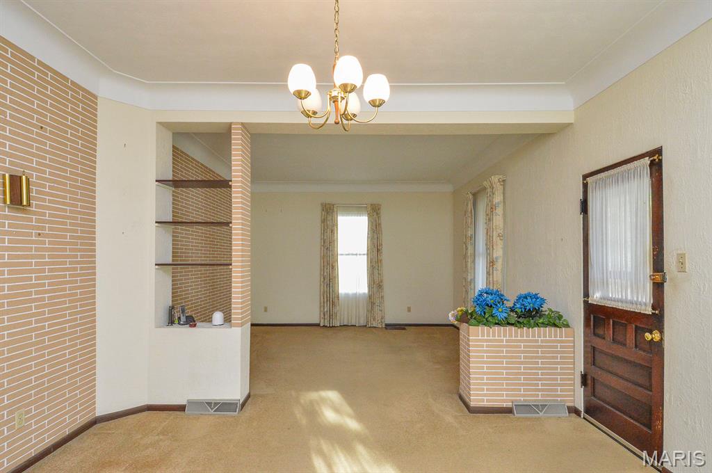 725 Park Avenue Property Photo 11