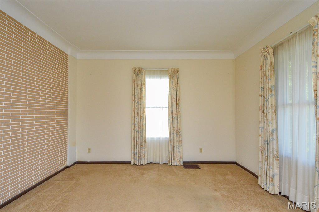 725 Park Avenue Property Photo 12