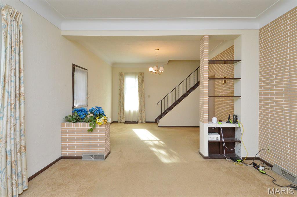 725 Park Avenue Property Photo 13