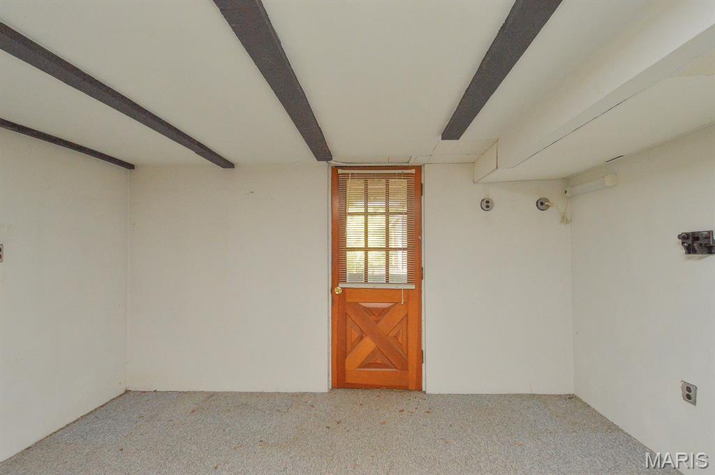 725 Park Avenue Property Photo 31