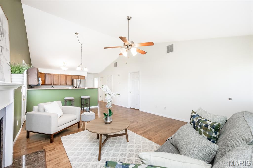 10904 Kentfield Drive Property Photo 5