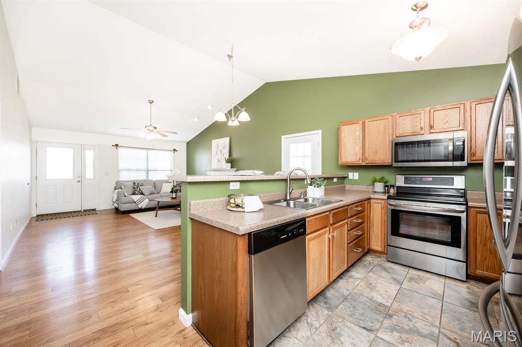 10904 Kentfield Drive Property Photo 7