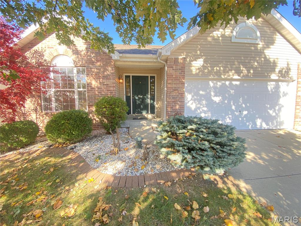 809 Saybrook Falls Drive Property Photo 1