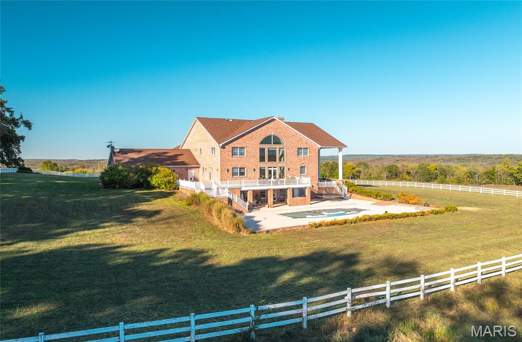 1575 Madison 220 Property Photo 11