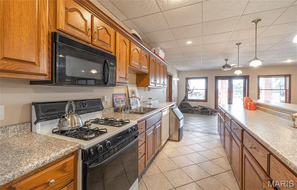 1575 Madison 220 Property Photo 67