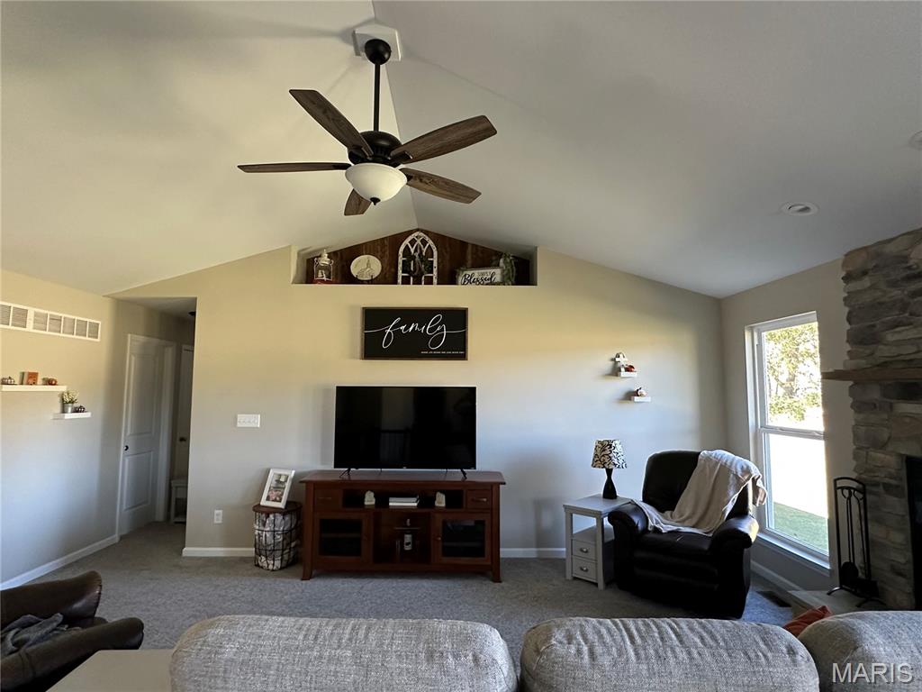 1067 Highway F Property Photo 11