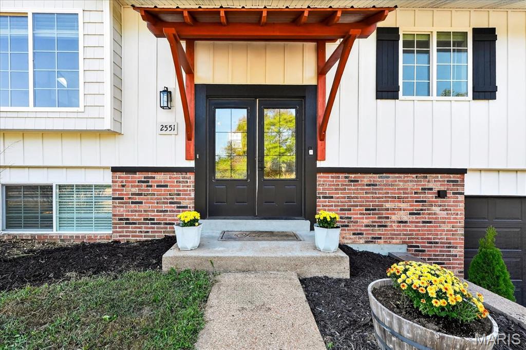 2551 Forest Leaf Parkway Property Photo 3