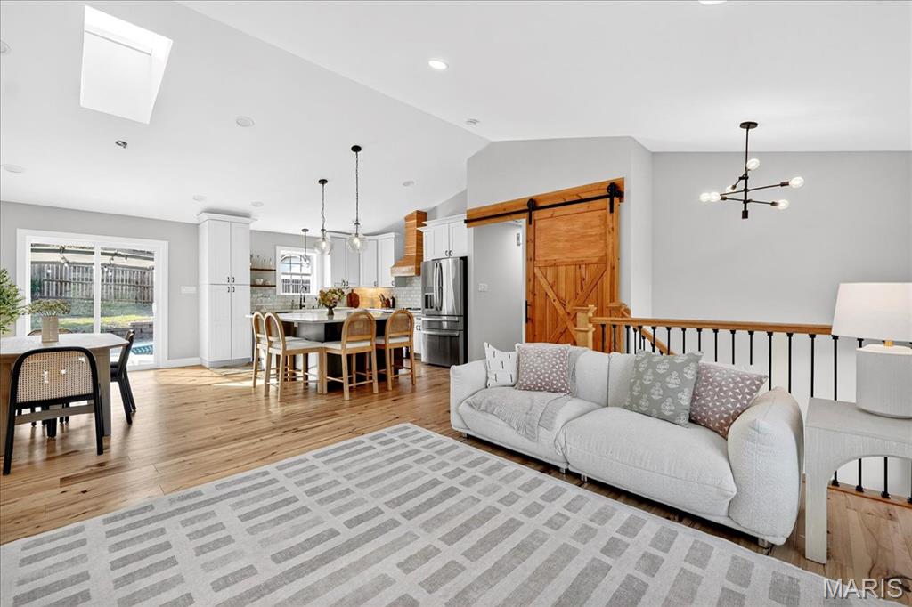 2551 Forest Leaf Parkway Property Photo 8