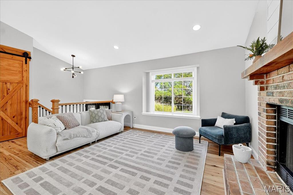 2551 Forest Leaf Parkway Property Photo 9