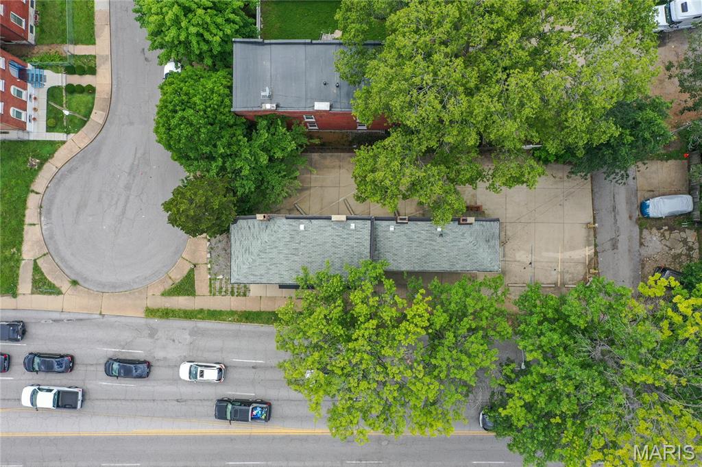 1323 S Jefferson Avenue Property Photo 3