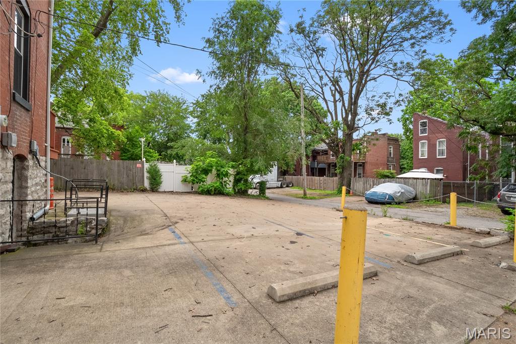 1323 S Jefferson Avenue Property Photo 5