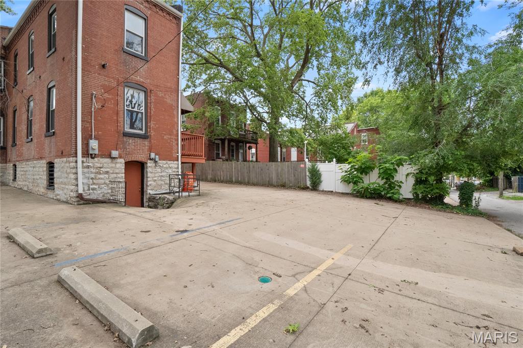 1323 S Jefferson Avenue Property Photo 6