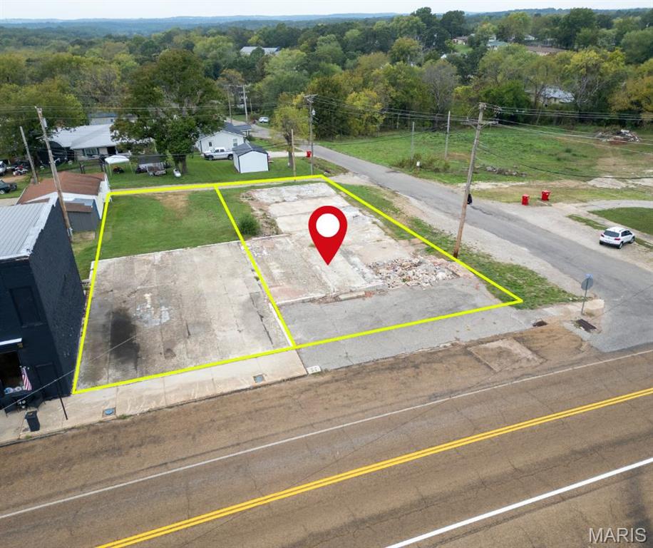 124 N Commercial Street Property Photo 1