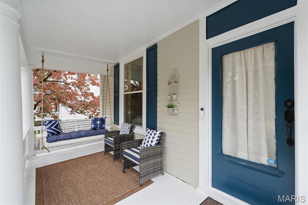 2855 Laclede Station Road Property Photo 8