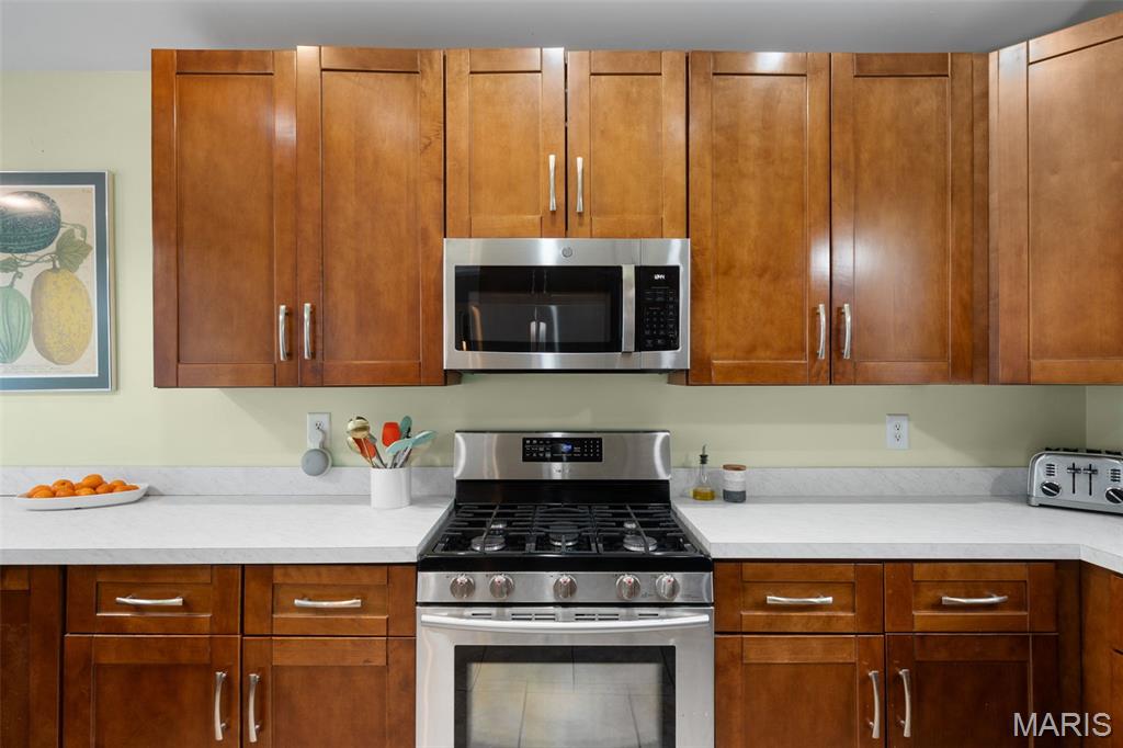 2855 Laclede Station Road Property Photo 14