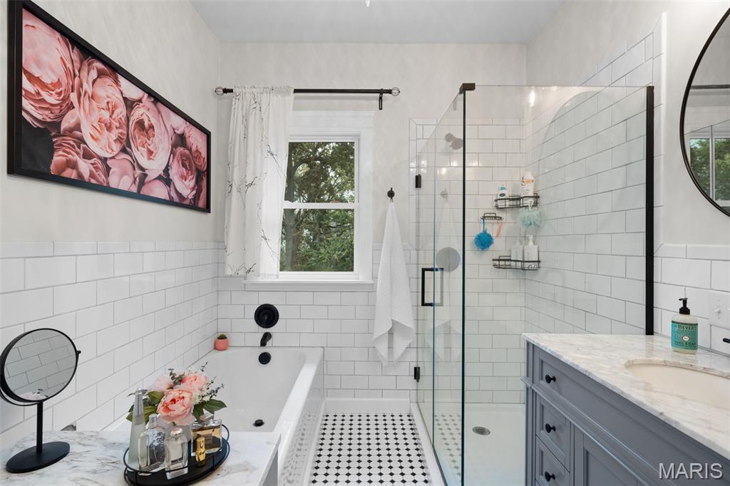 2855 Laclede Station Road Property Photo 17