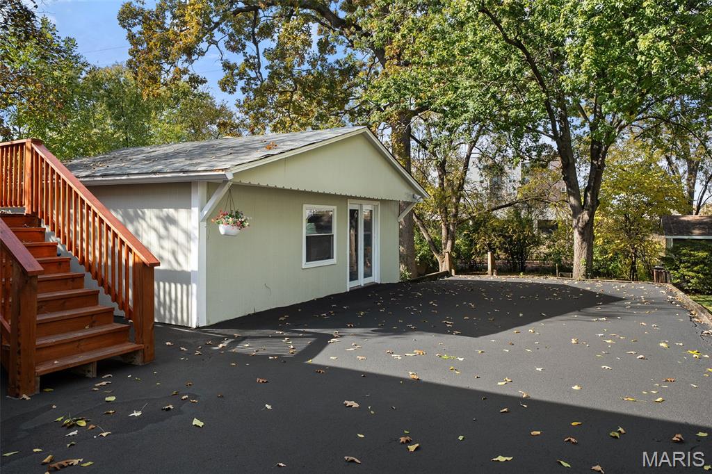 2855 Laclede Station Road Property Photo 23