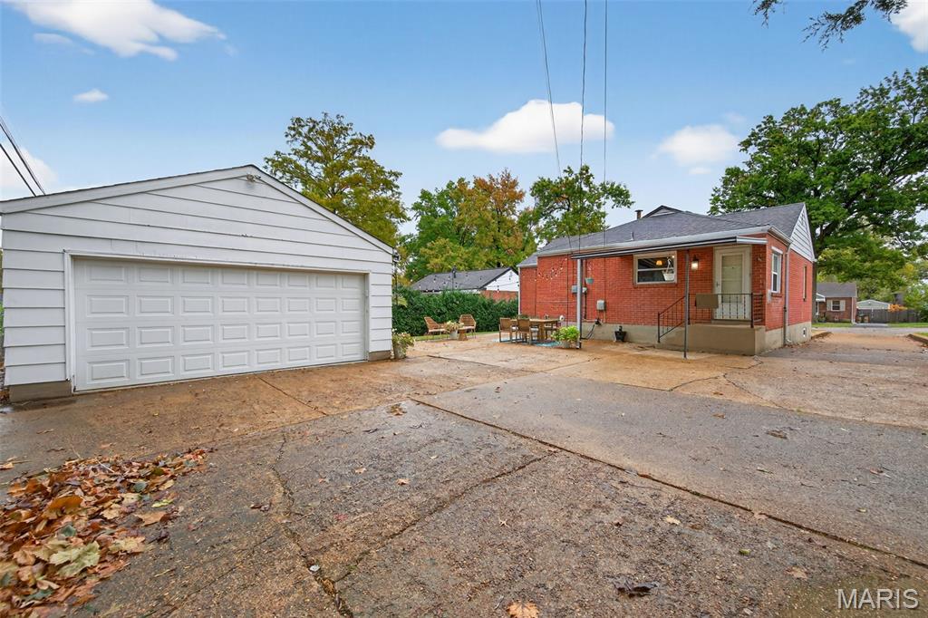 1235 Charlane Court Property Photo 2