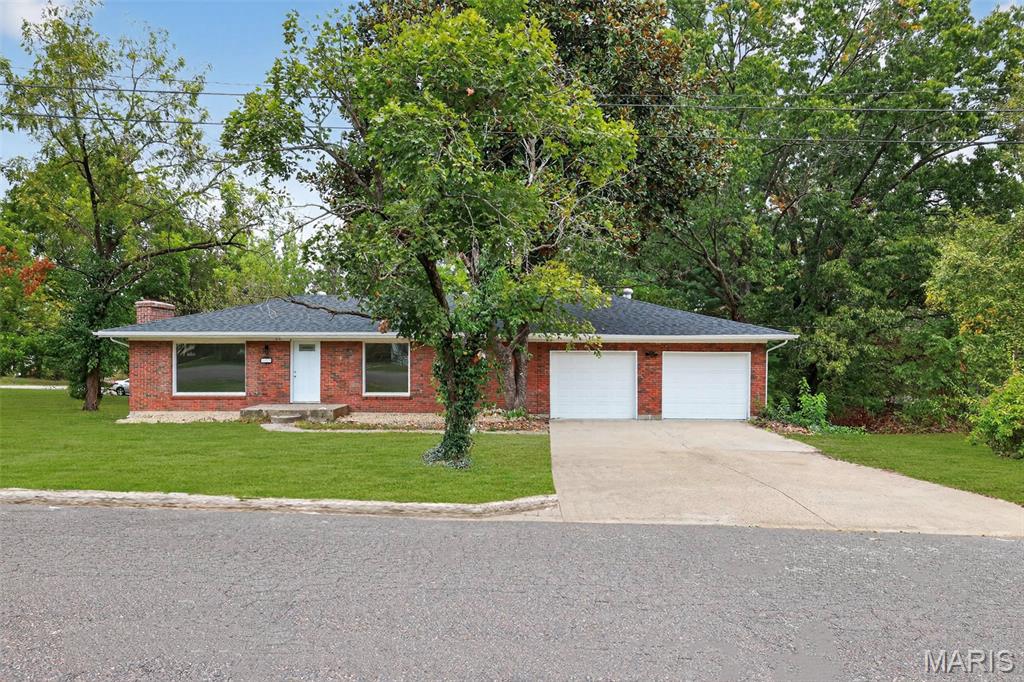 315 Hillcrest Drive Property Photo 1