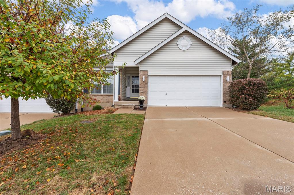 101 Robbins Way Drive Property Photo 1