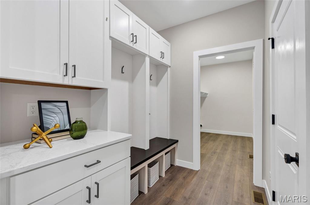 9404 Gates Manor Court Property Photo 6