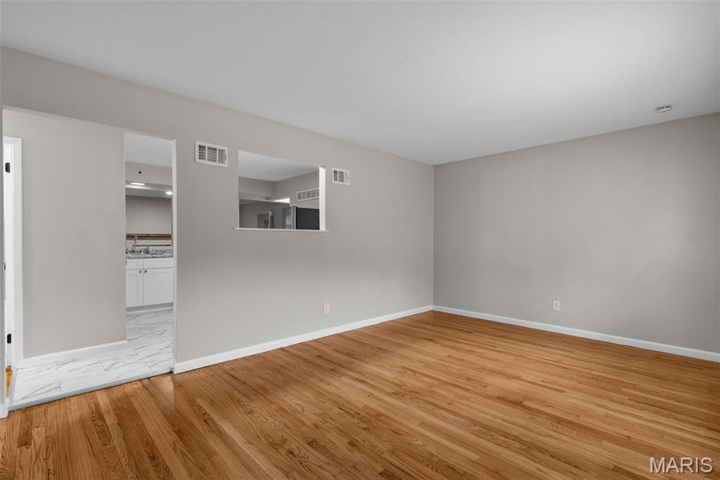 1433 Farmview Avenue Property Photo 3