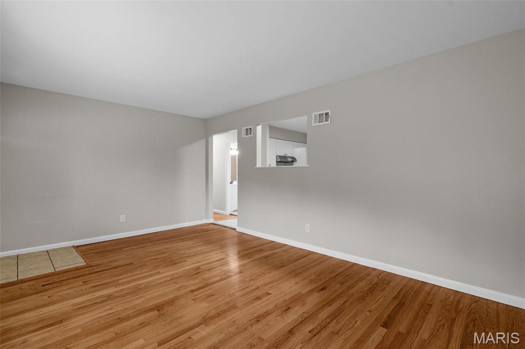 1433 Farmview Avenue Property Photo 4